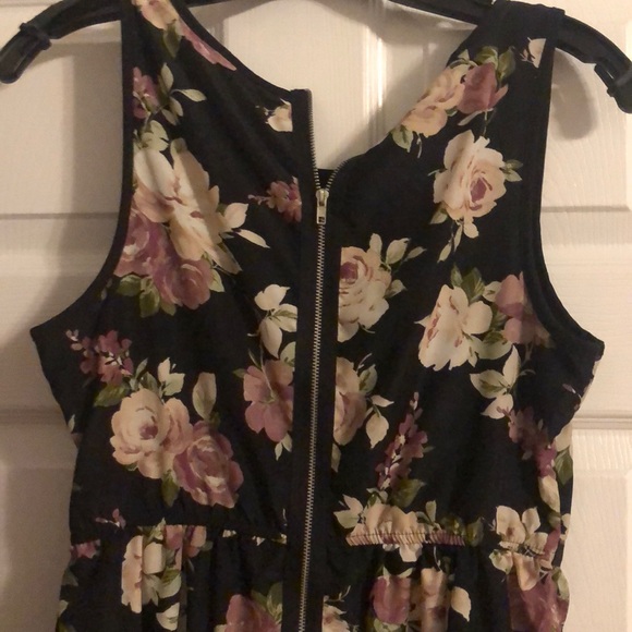 Very pretty black dress (size 9) - Picture 3 of 3